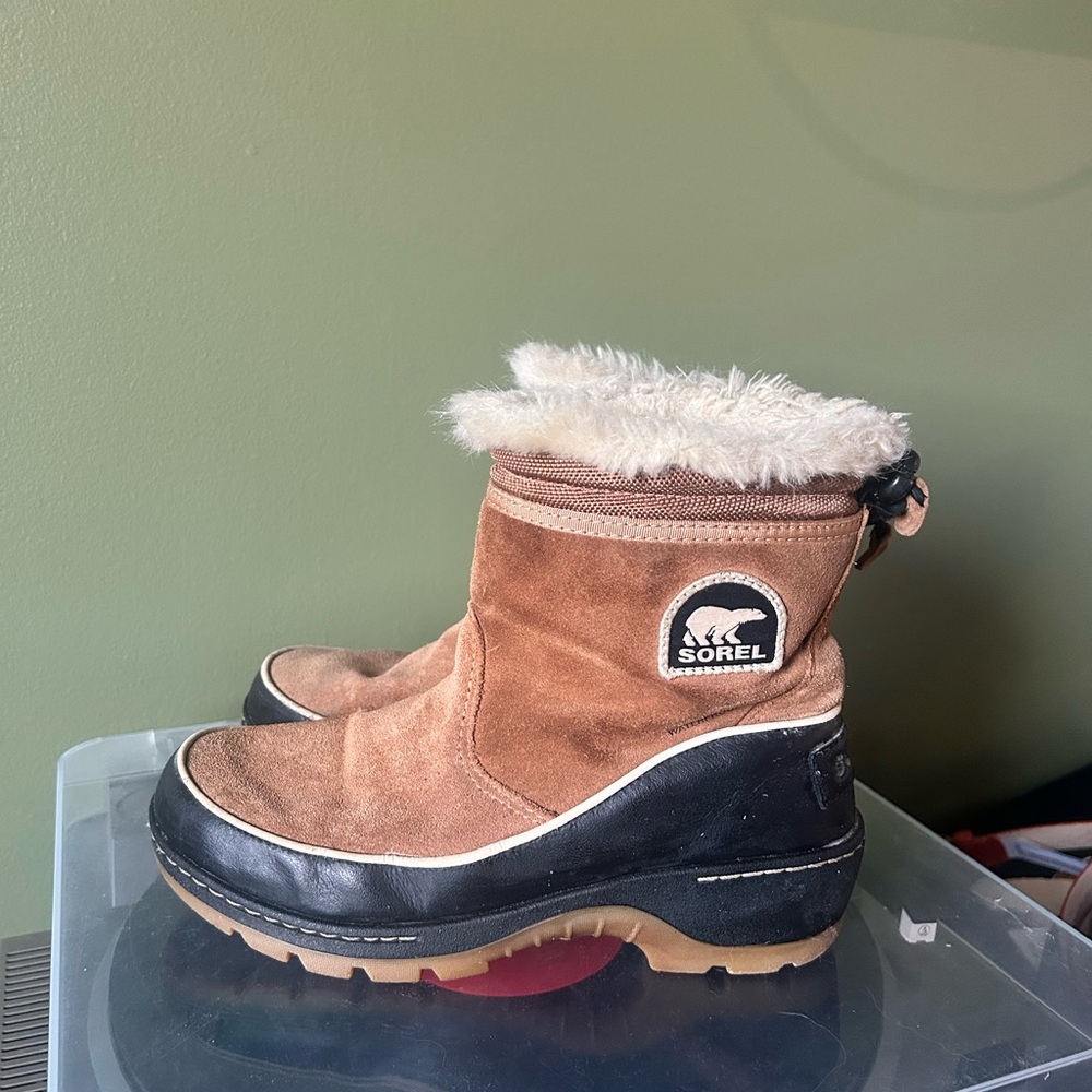 Sorel Tan and Black Fur-Lined Boots